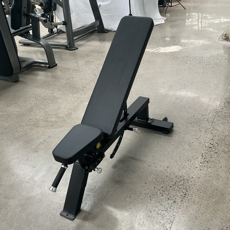 Home Gym Designs - مقعد تدريب منزلي قابل للتعديل للدمبلز،