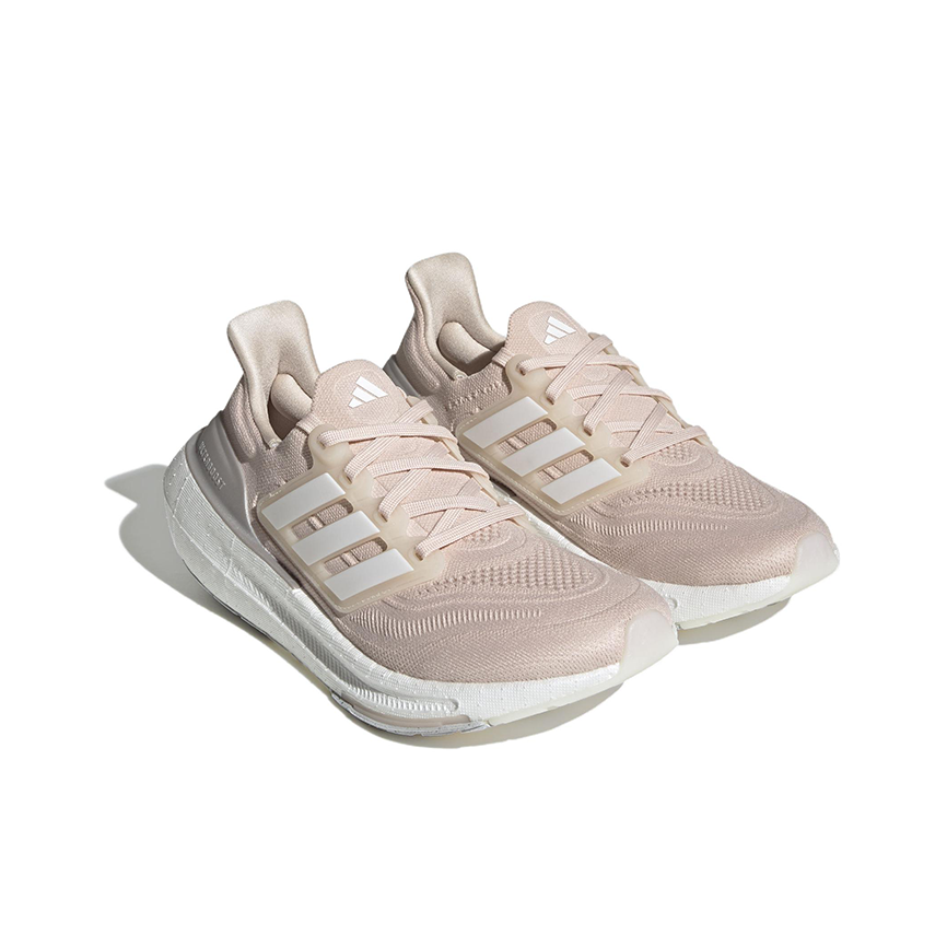 أحذية رياضية نسائية من أديداس  - مراجعة Adidas Shoes Ultraboost Light وسعره